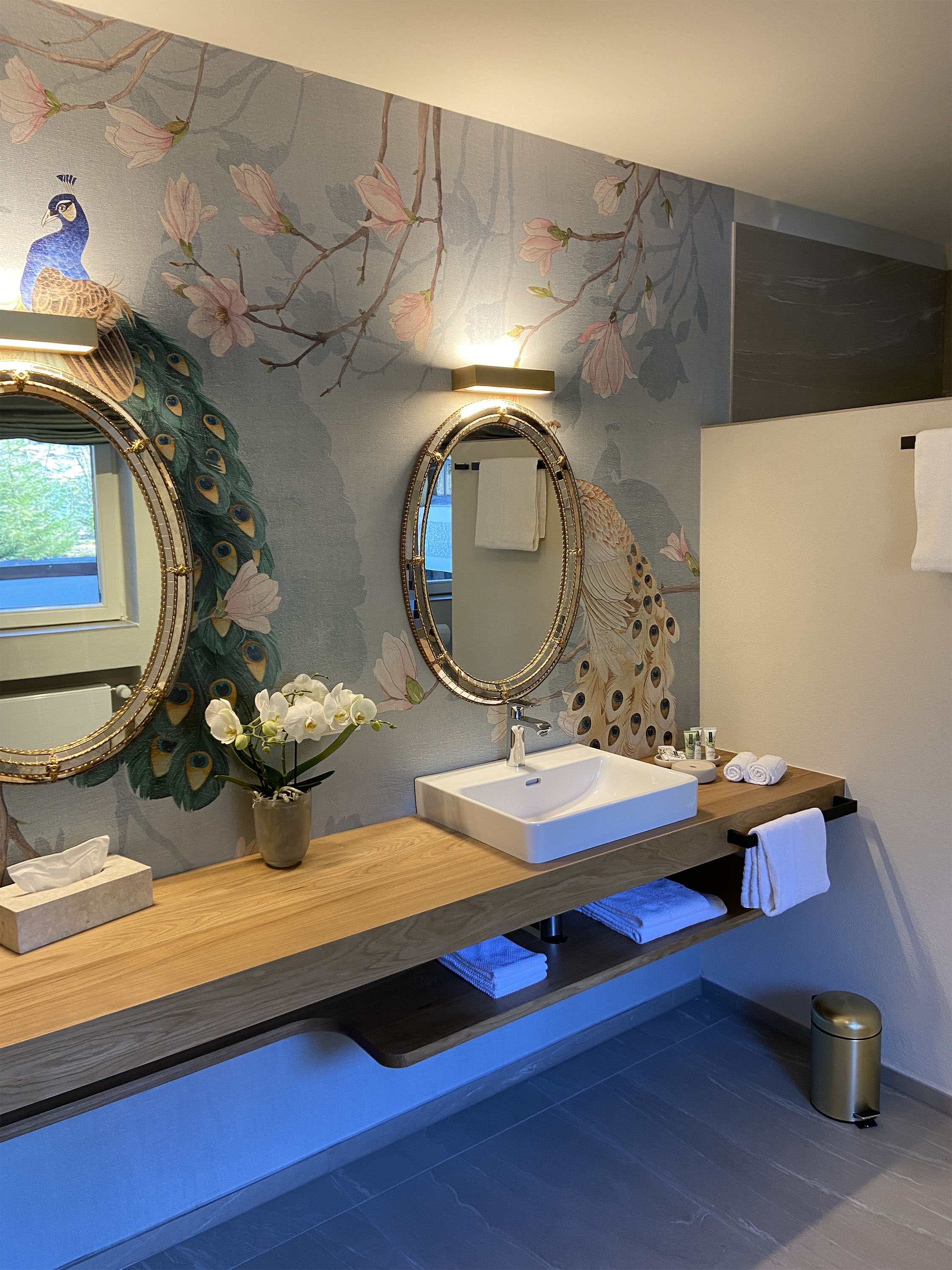 Peacock bathroom