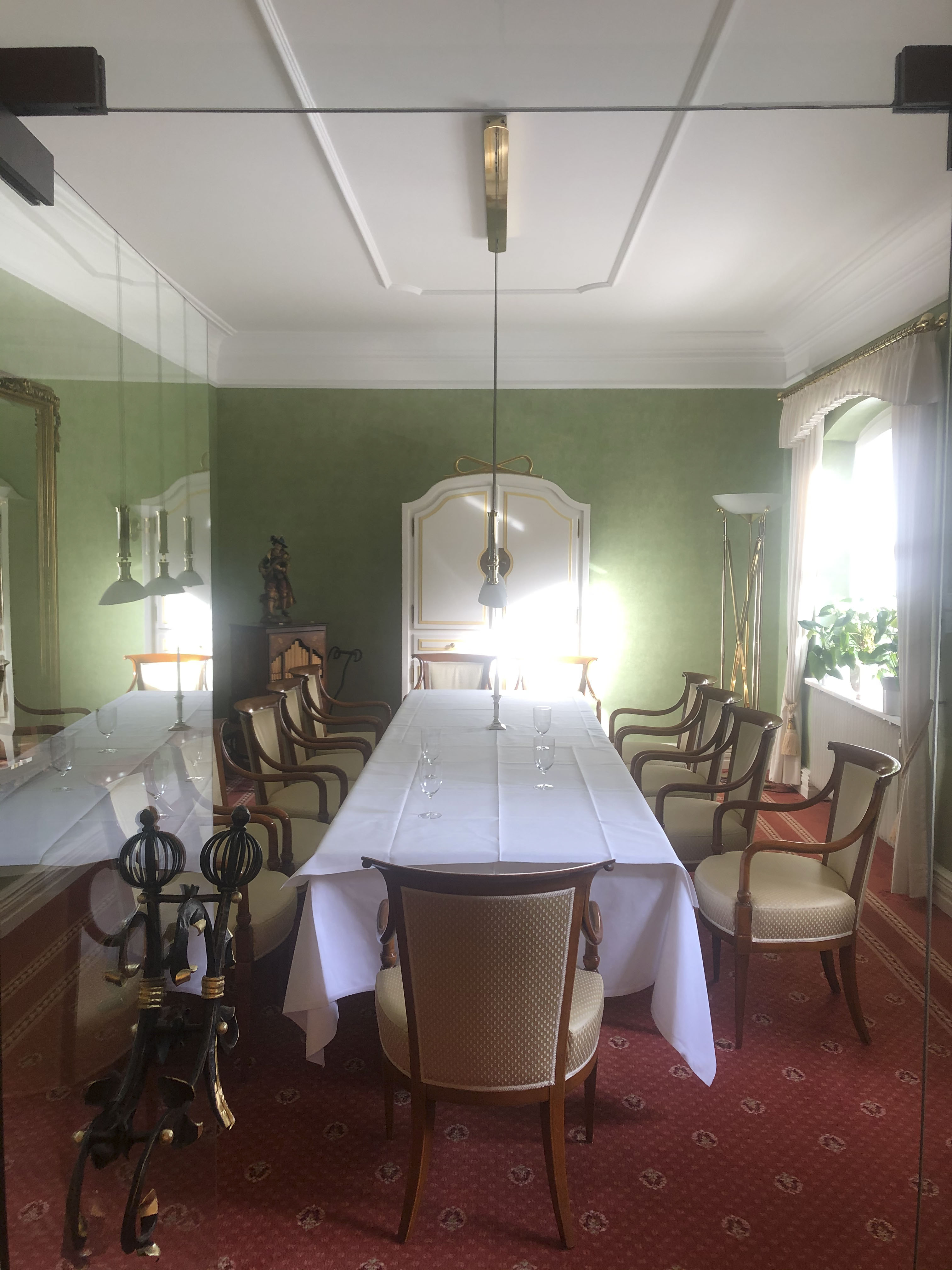 Breakfast room before